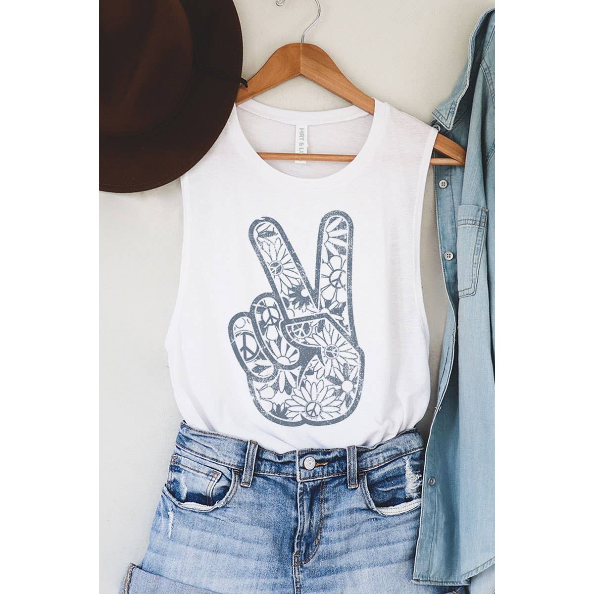 PEACE AND LOVE SIGN GRAPHIC TANK TOP