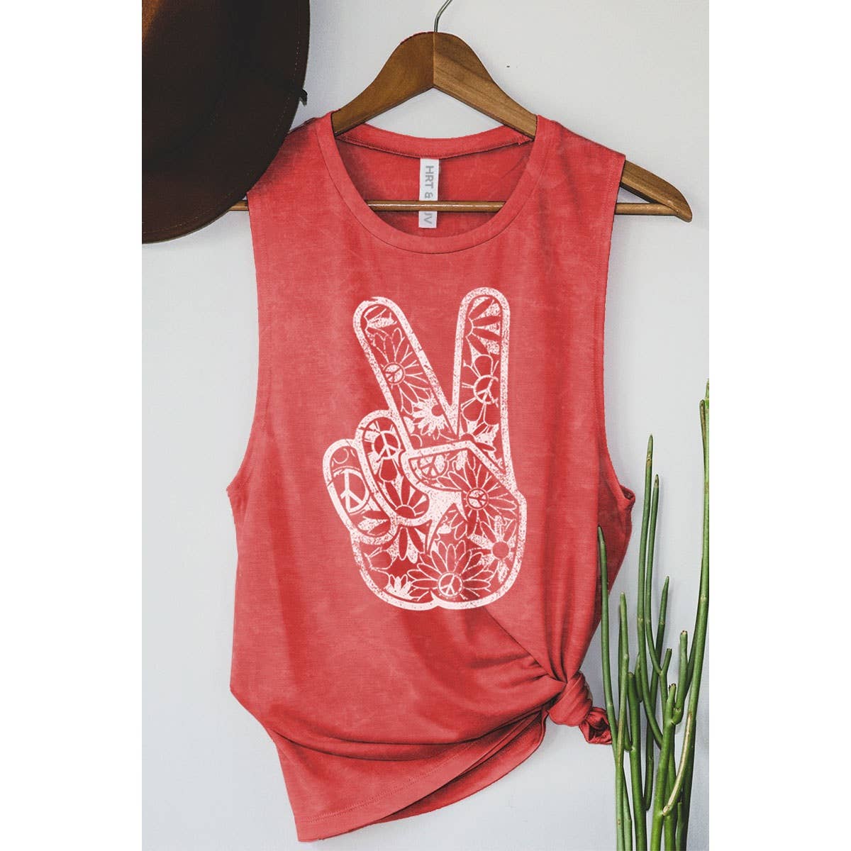PEACE AND LOVE SIGN GRAPHIC TANK TOP